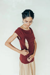 Playera de lactancia burdeos