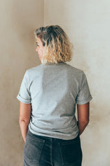 Playera de lactancia gris