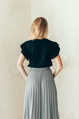 Playera de lactancia negra con olanes