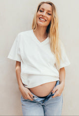 Playera de lactancia blanca cuello V