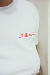 Playera de lactancia bordada milk bar