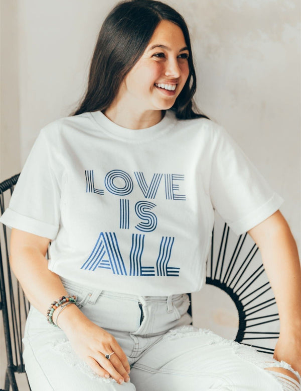 Playera de lactancia love is all