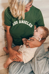 mamá amamantando a su bebé 